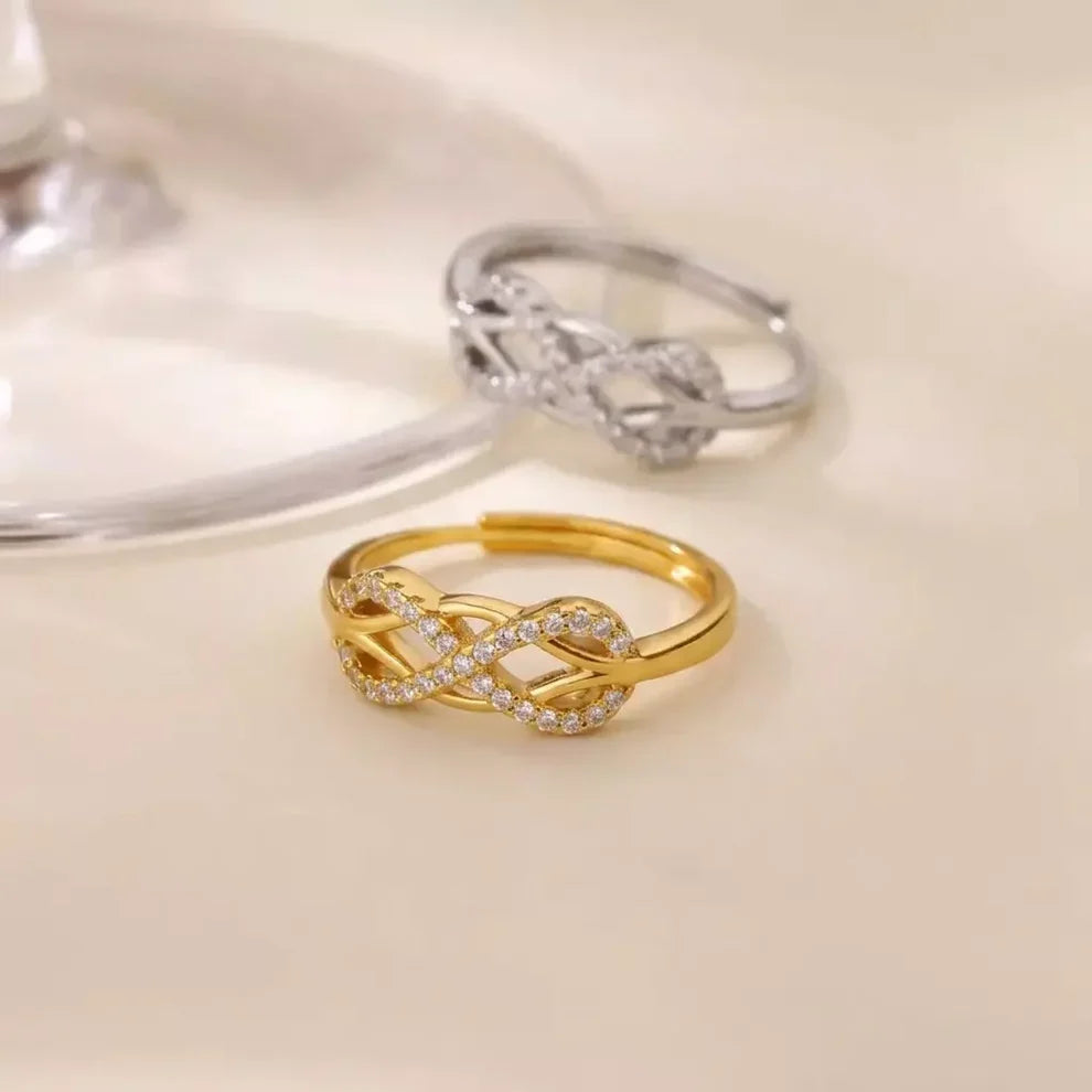 Endless Love Infinity Ring — Gold