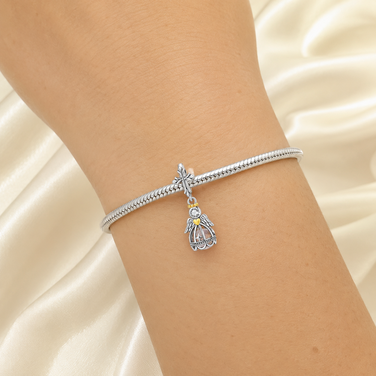 The Light No One Puts Out Charm 925 Silver
